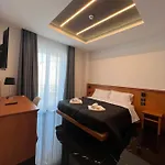 Hotel Tea - A Mare